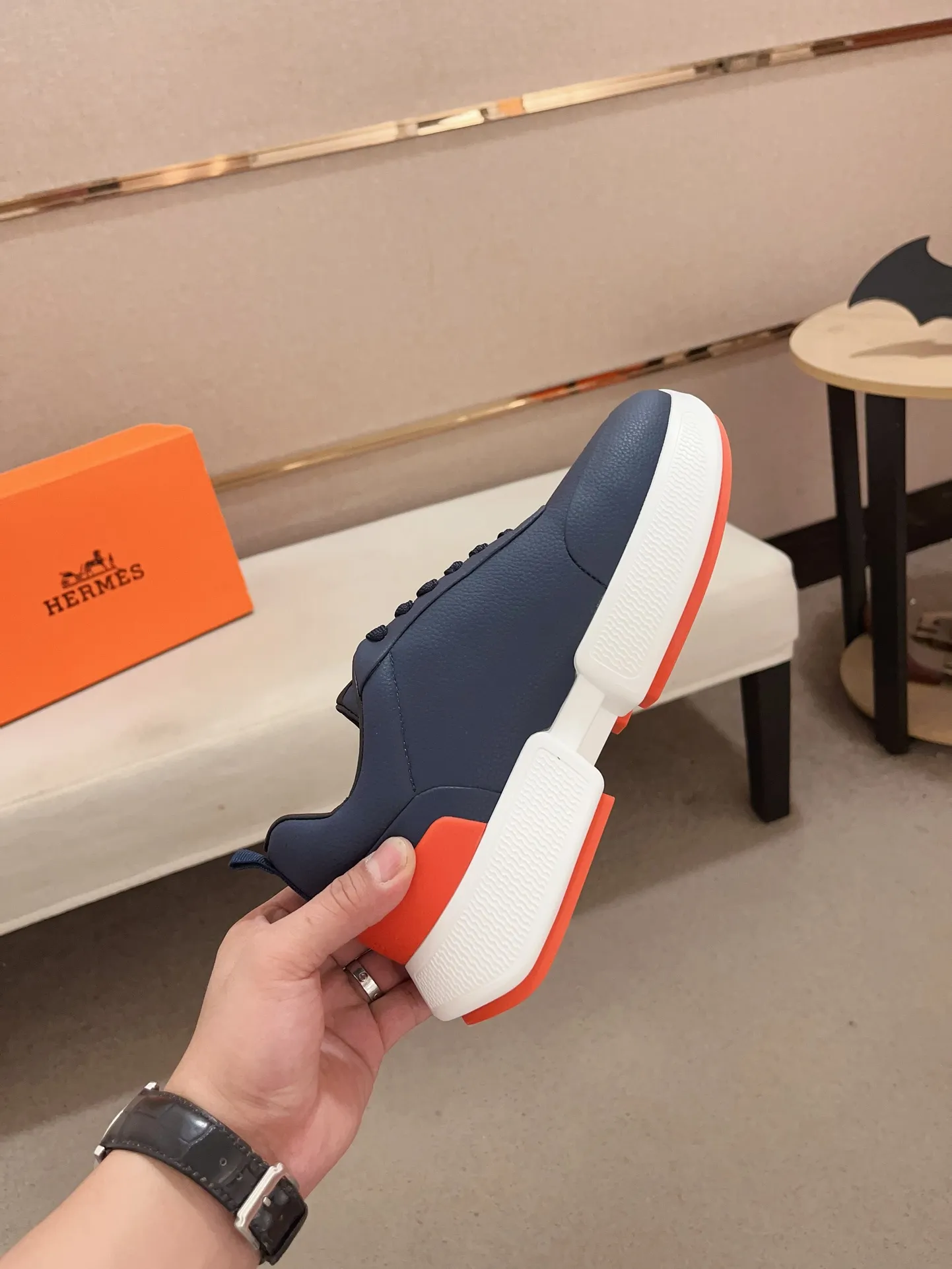 Men's clothing and shoes💰: 442💰《HERMES》【Classic original single version】Hermès; top 🔝purchase agent🔍🔍men's latest 🇺🇸 counter sales simultaneously, imported from Italy original ▲▲cowhide ▲▲ (high-end, nobility, class) ) Exquisite workmanship (Italian 🇮🇹 imported water-dyed 🐂 cowhide lining) sole: original sole provided by the original factory, ⚠️exclusive double-layer activity·TPR·rubber·combined molded outsole; super comfortable·wear-resistant·non-slip·environmental protection The real thing is more beautiful if you take the real thing (high quality, follow the order). You can enter and exit the counter at will * Number of yards: 38-44 (45 can be customized and cannot be returned or exchanged)